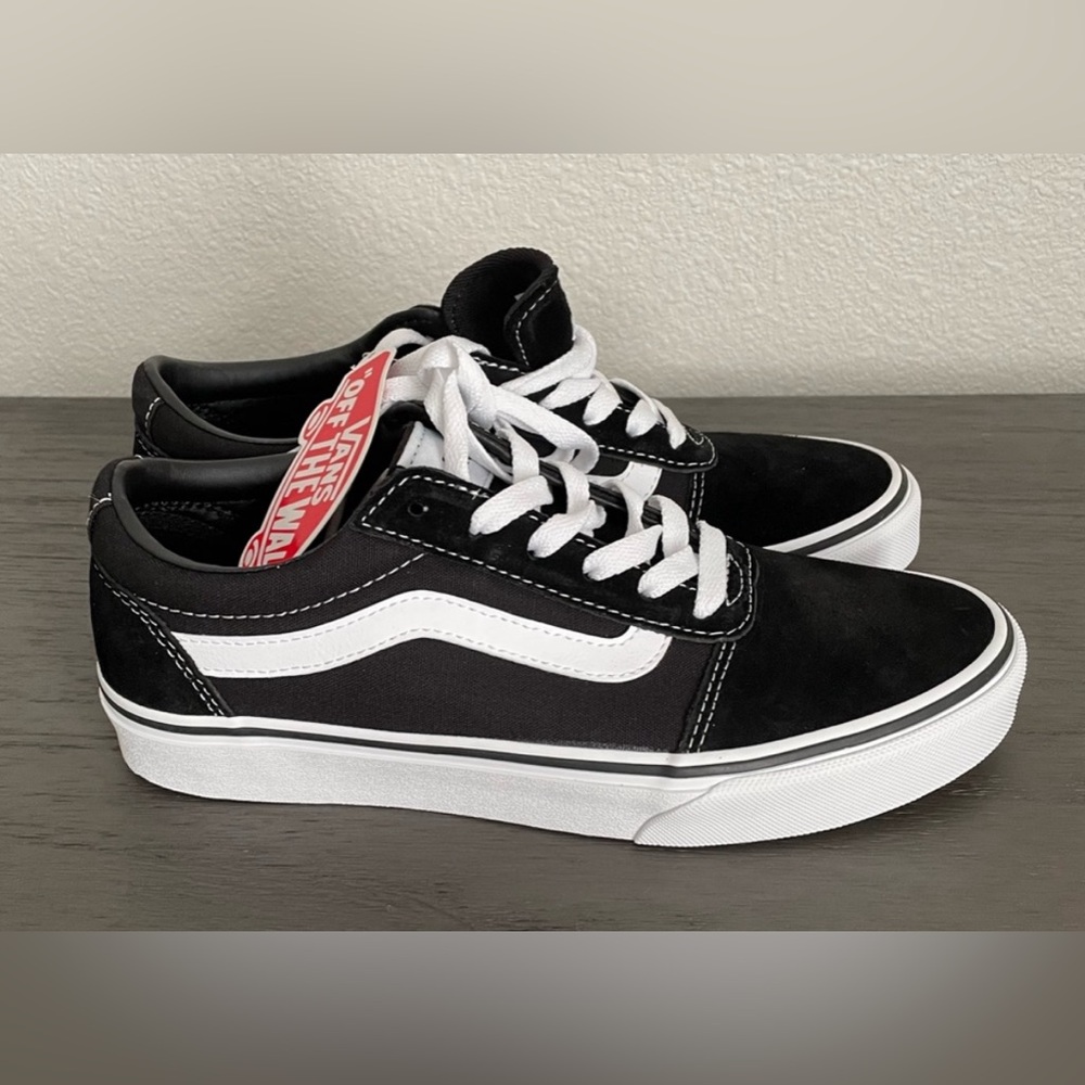 BRAND NEW Womens Vans
